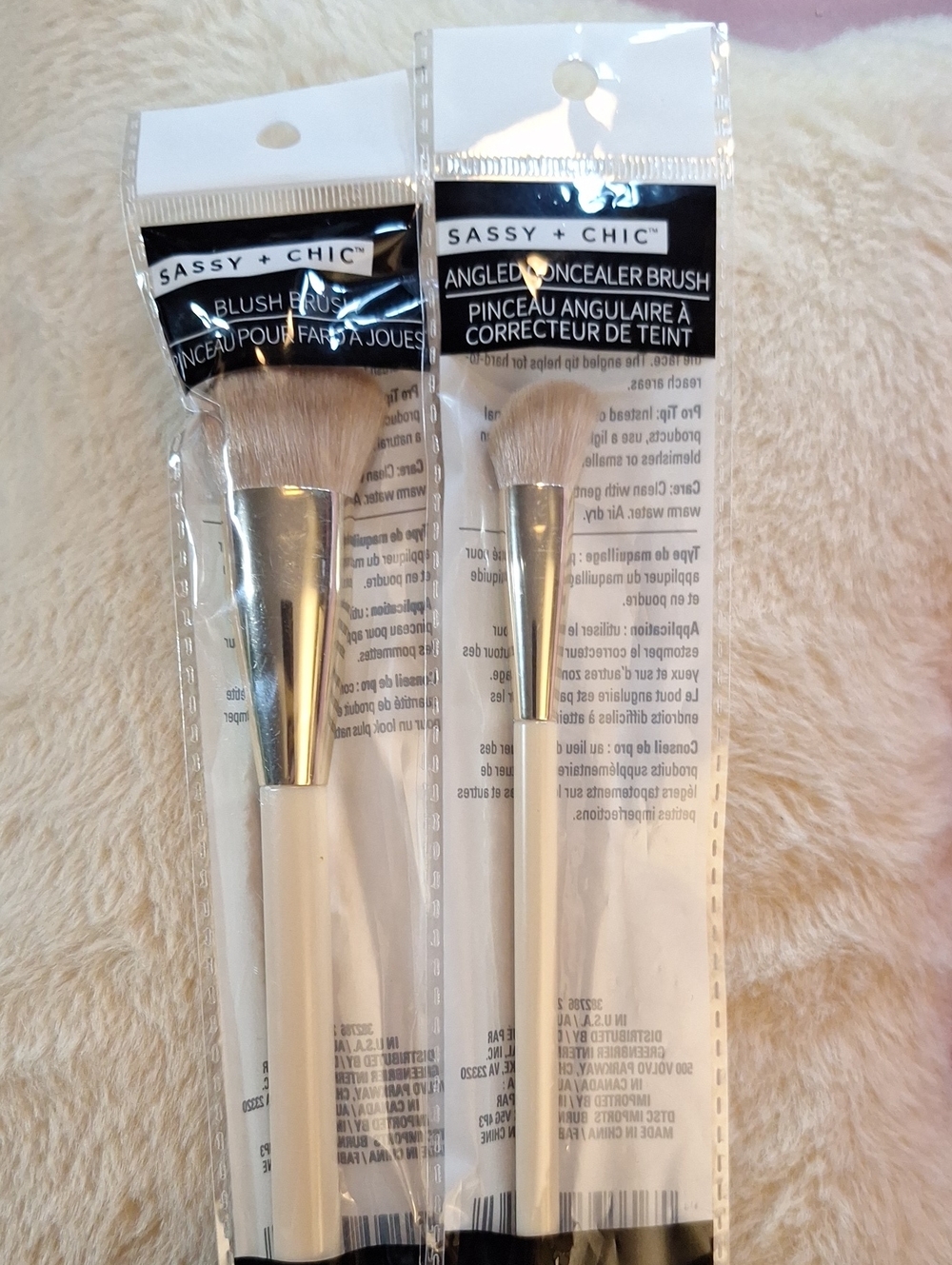 Sassy + Chic White Blush & Angled Concealer Brush Duo